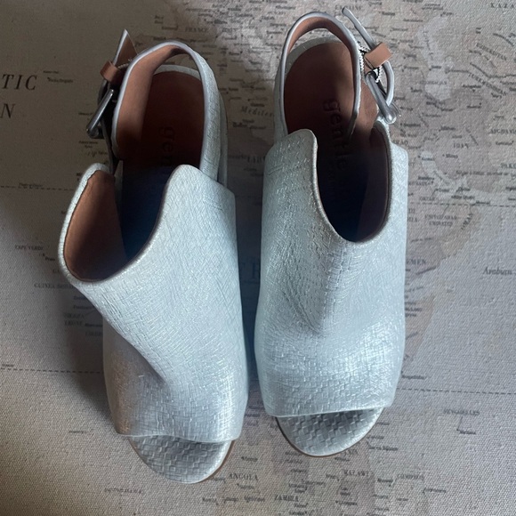 🆕Gentle Souls Peep Toe Slingback Block Heel Size 6 NWOB - Picture 5 of 11